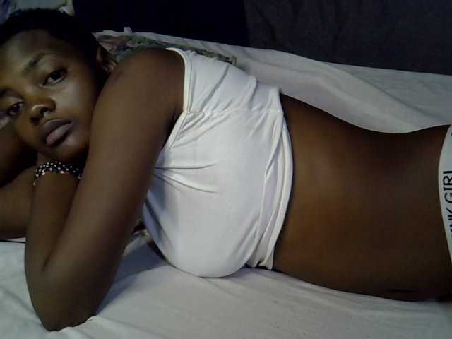 Slender-kerry live cam on BongaCams
