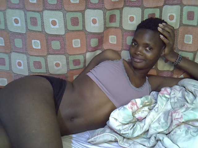 Slender-kerry live cam on BongaCams