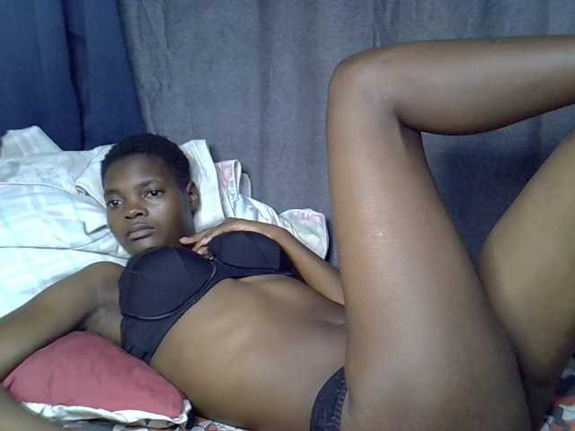 Slender-kerry live cam on BongaCams