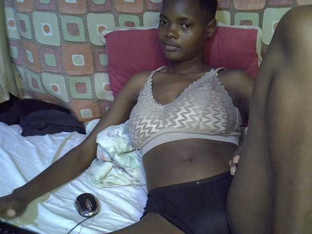 Slender-kerry live cam on BongaCams