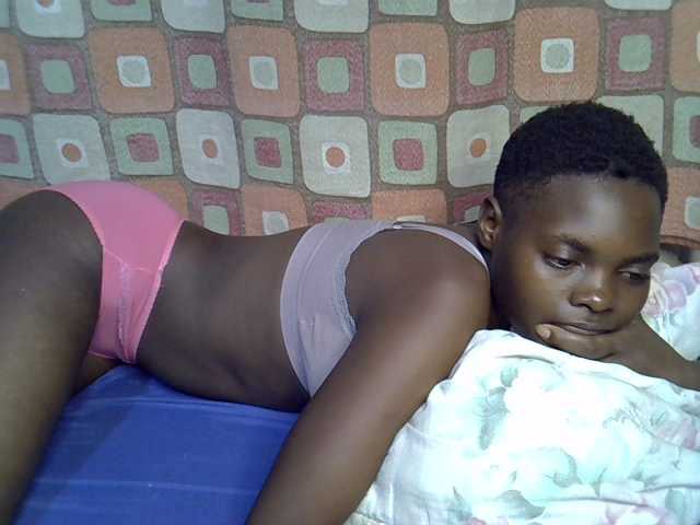 Slender-kerry live cam on BongaCams