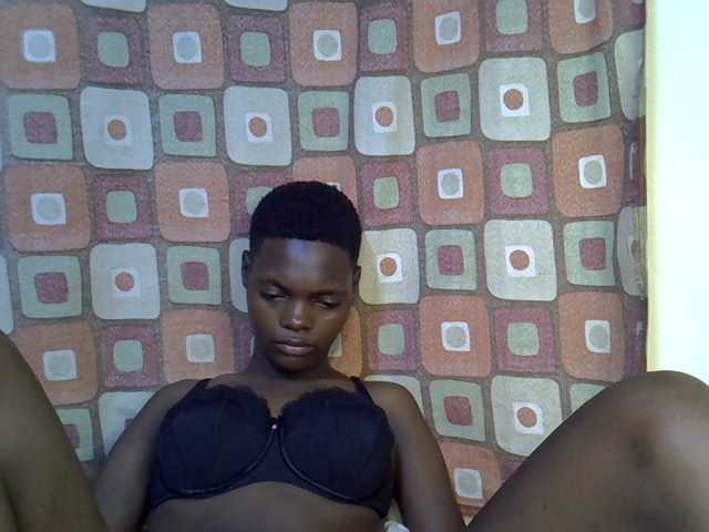 Slender-kerry live cam on BongaCams