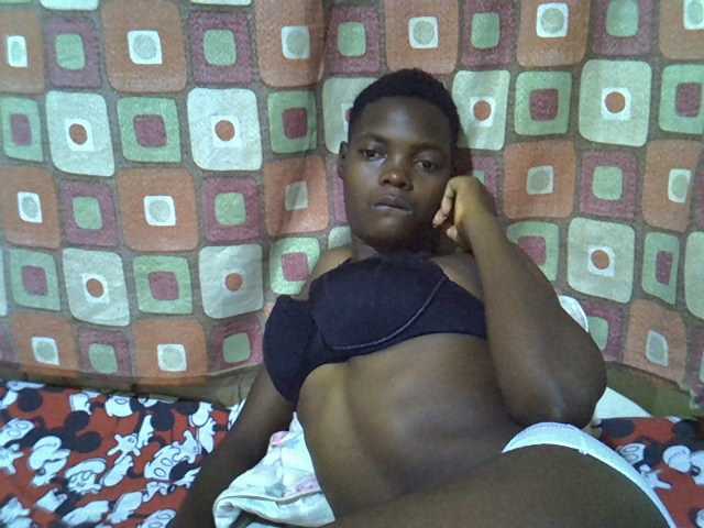Slender-kerry live cam on BongaCams