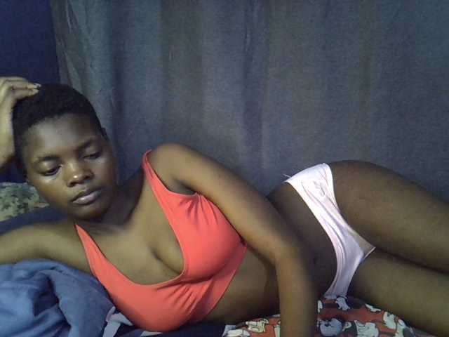 Slender-kerry live cam on BongaCams