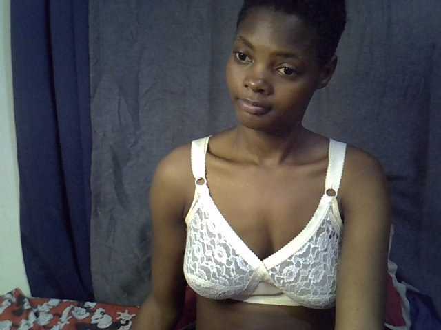 Slender-kerry live cam on BongaCams