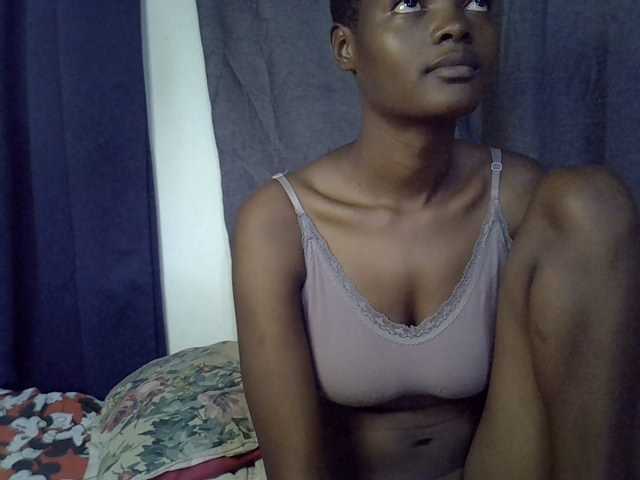 Slender-kerry live cam on BongaCams