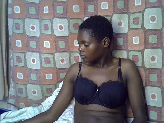 Slender-kerry live cam on BongaCams