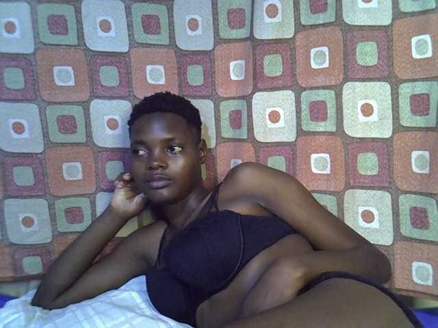Slender-kerry live cam on BongaCams