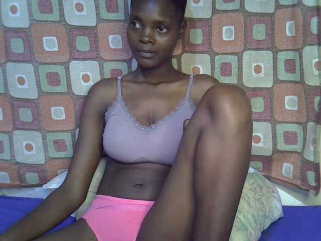 Slender-kerry live cam on BongaCams