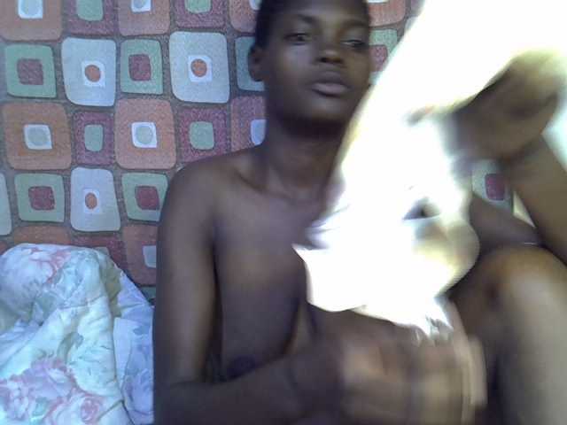 Slender-kerry live cam on BongaCams