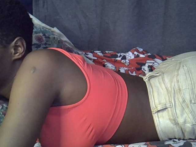 Slender-kerry live cam on BongaCams