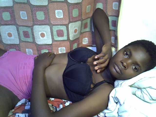 Slender-kerry live cam on BongaCams
