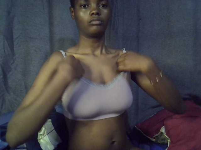 Slender-kerry live cam on BongaCams