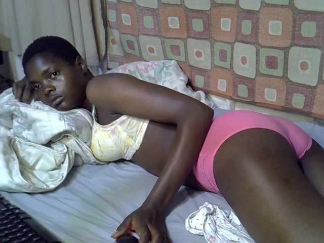 Slender-kerry live cam on BongaCams