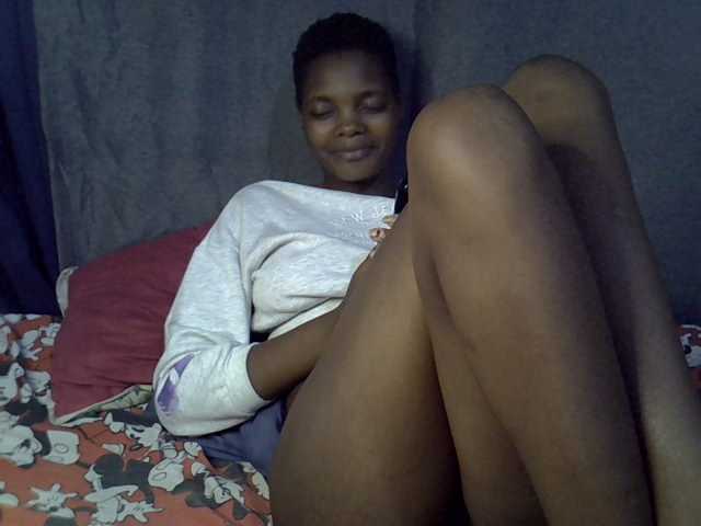 Slender-kerry live cam on BongaCams