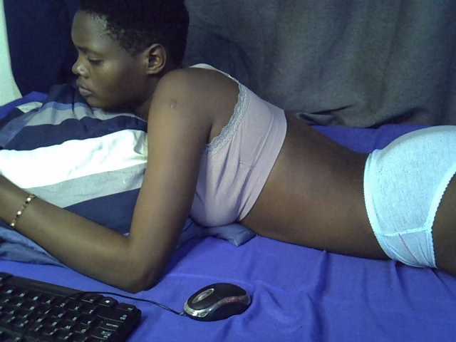 Slender-kerry live cam on BongaCams
