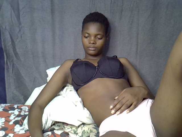 Slender-kerry live cam on BongaCams