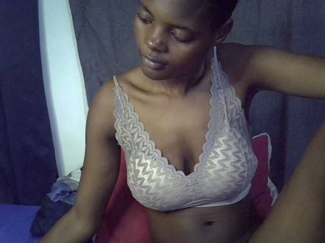 Slender-kerry, en vivo ahora en BongaCams