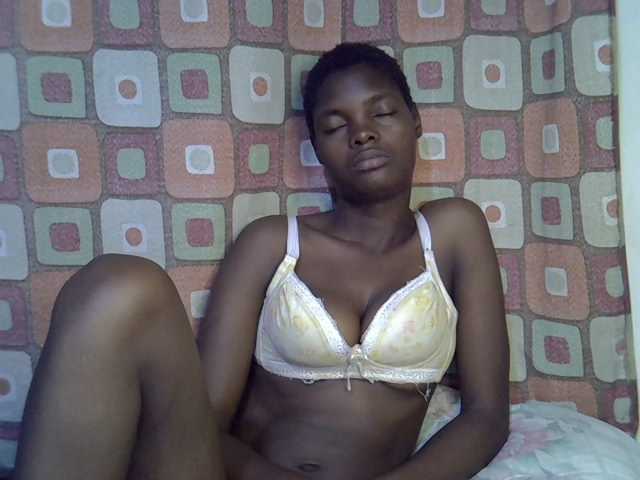 Slender-kerry live cam on BongaCams