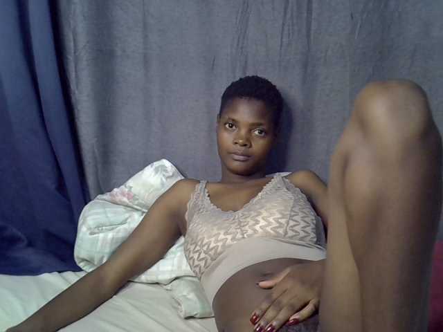 Slender-kerry live cam on BongaCams