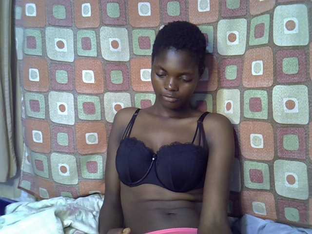 Slender-kerry live cam on BongaCams