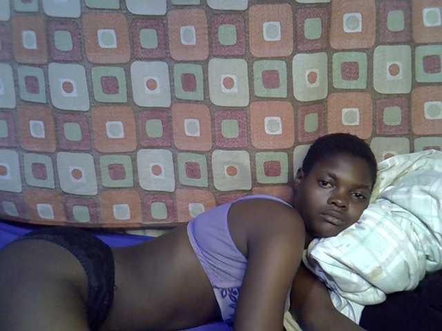 Slender-kerry live cam on BongaCams