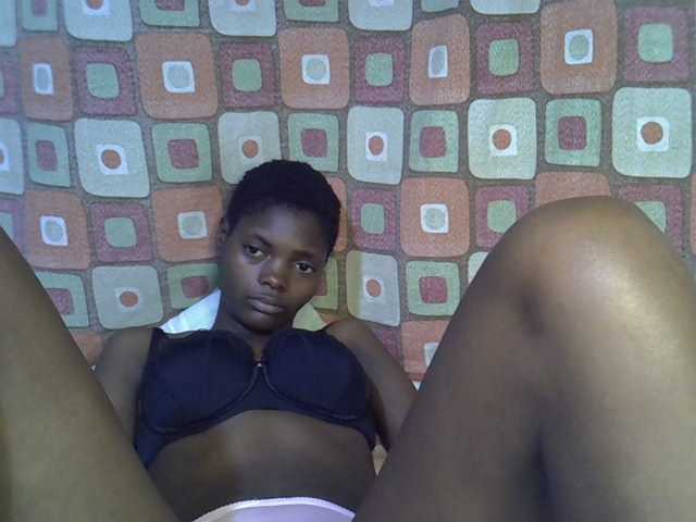 Slender-kerry live cam on BongaCams
