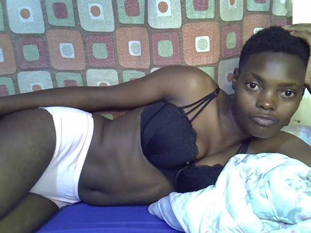 Slender-kerry live cam on BongaCams