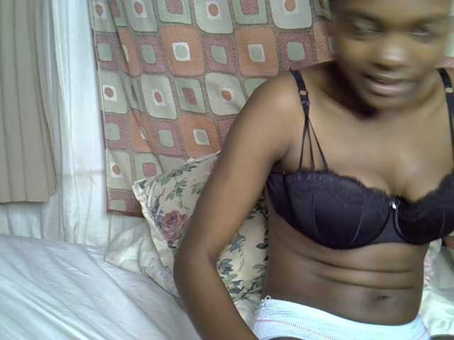Slender-kerry live cam on BongaCams