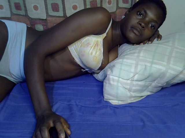 Slender-kerry live cam on BongaCams