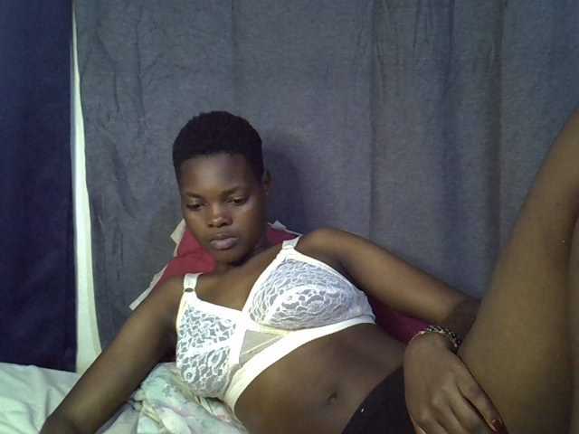 Slender-kerry live cam on BongaCams