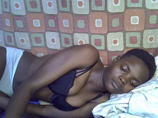 Slender-kerry live cam on BongaCams