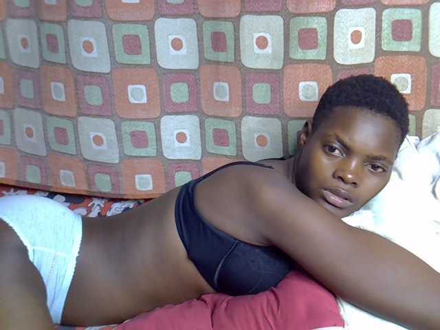 Slender-kerry live cam on BongaCams