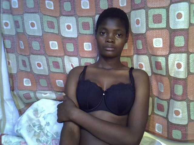 Slender-kerry live cam on BongaCams