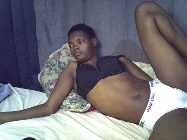 Slender-kerry live cam on BongaCams