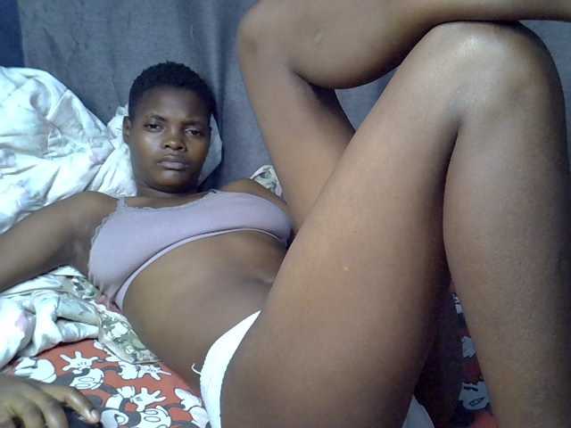 Slender-kerry live cam on BongaCams