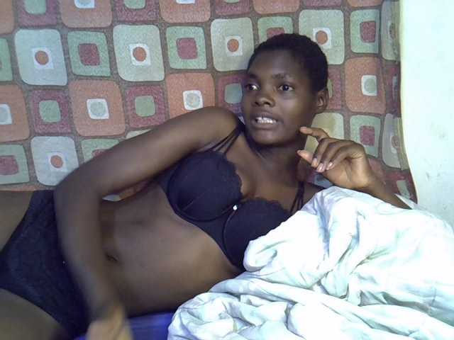 Slender-kerry live cam on BongaCams