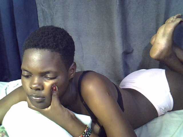 Slender-kerry live cam on BongaCams