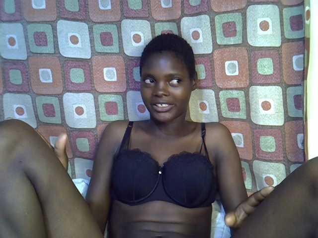 Slender-kerry live cam on BongaCams