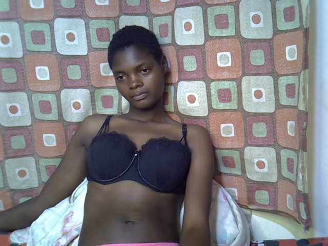 Slender-kerry live cam on BongaCams