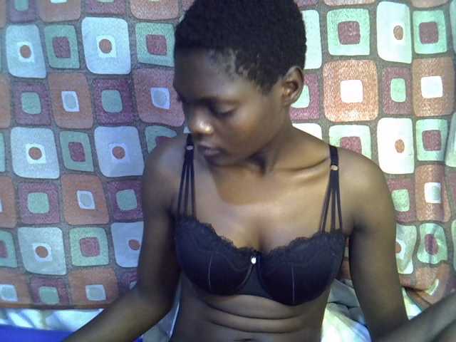 Slender-kerry live cam on BongaCams