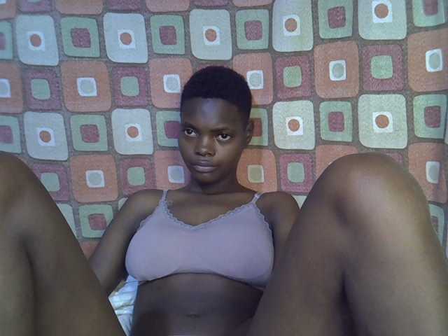 Slender-kerry live cam on BongaCams