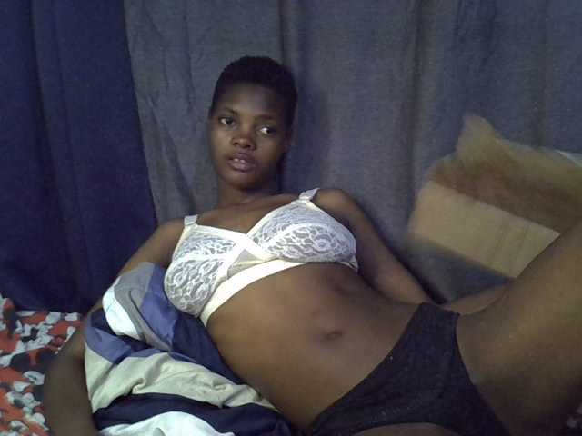Slender-kerry live cam on BongaCams