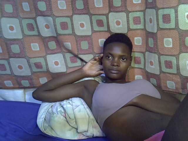 Slender-kerry live cam on BongaCams