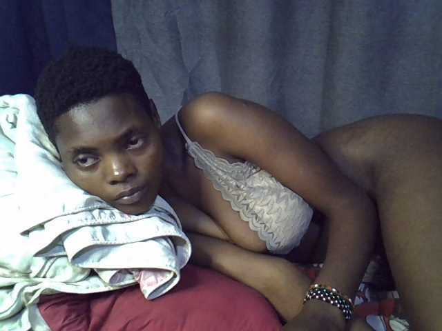Slender-kerry live cam on BongaCams