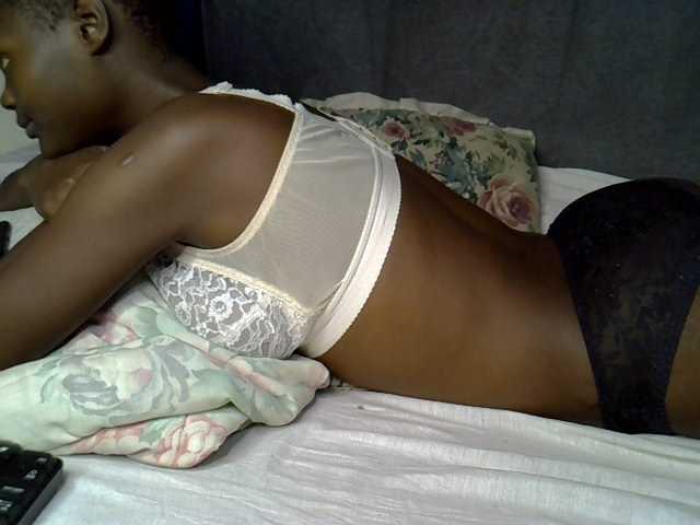 Slender-kerry live cam on BongaCams