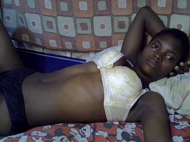 Slender-kerry live cam on BongaCams