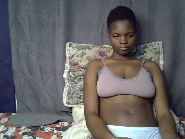 Slender-kerry live cam on BongaCams