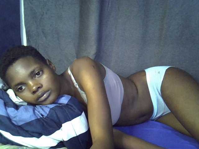 Slender-kerry live cam on BongaCams