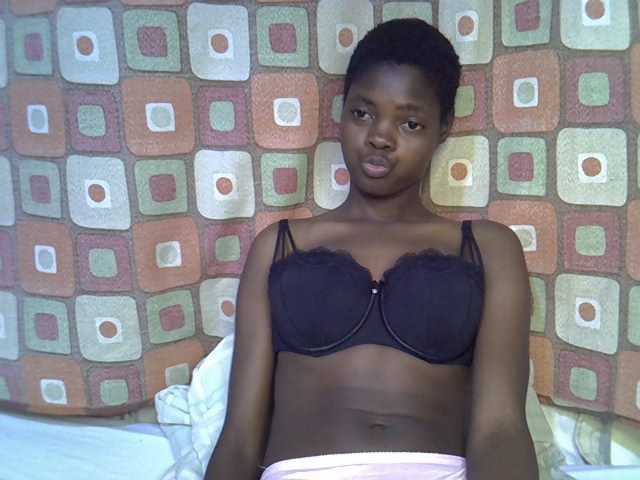 Slender-kerry live cam on BongaCams